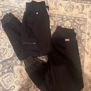 2 FIGS jogger scrub pants petite